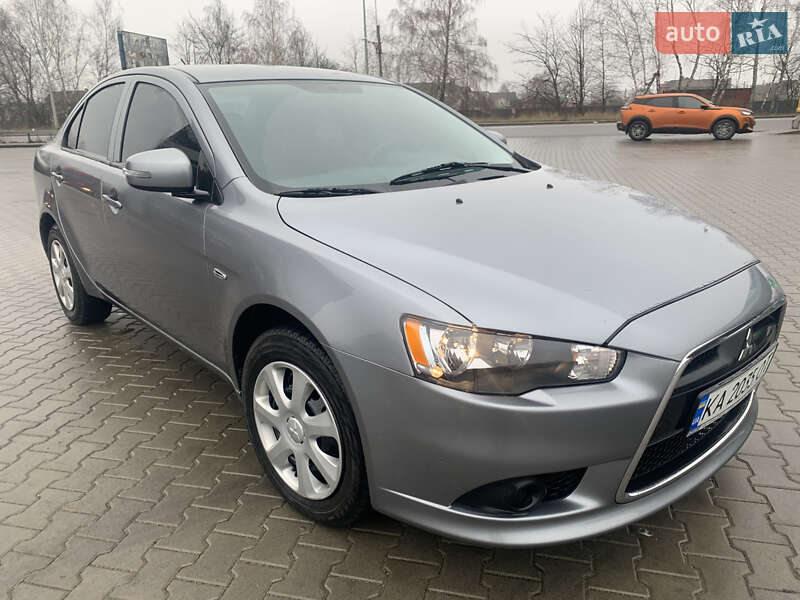 Седан Mitsubishi Lancer 2015 в Киеве