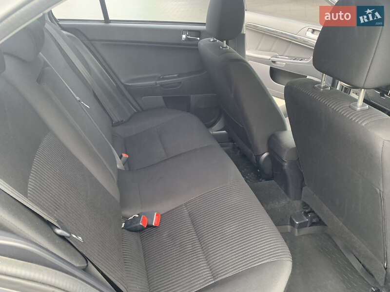 Седан Mitsubishi Lancer 2015 в Киеве