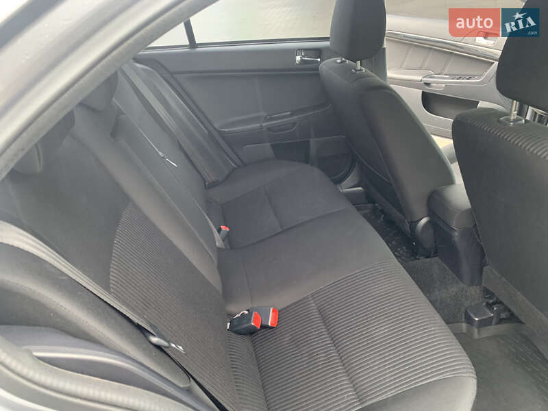 Седан Mitsubishi Lancer 2015 в Киеве