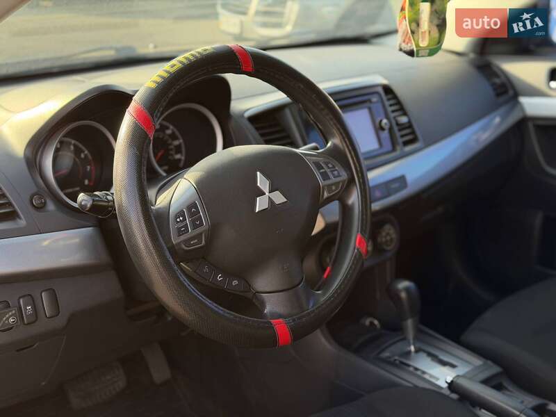 Седан Mitsubishi Lancer 2015 в Кривому Розі