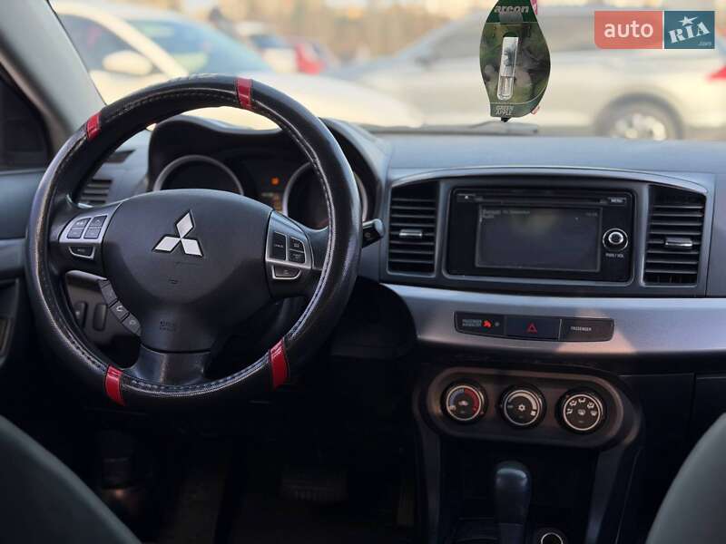 Седан Mitsubishi Lancer 2015 в Кривому Розі