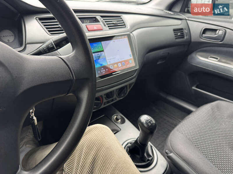 Седан Mitsubishi Lancer 2008 в Черновцах