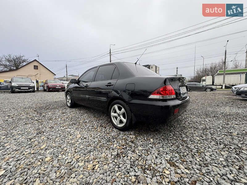 Седан Mitsubishi Lancer 2008 в Черновцах