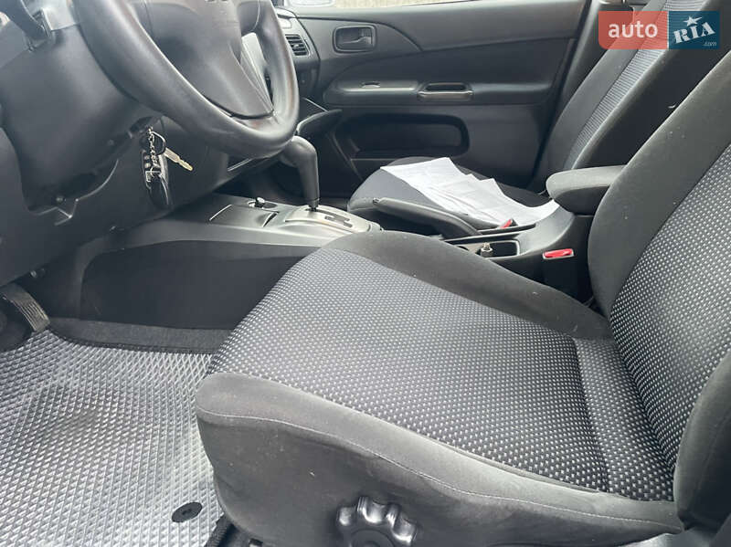 Седан Mitsubishi Lancer 2008 в Києві