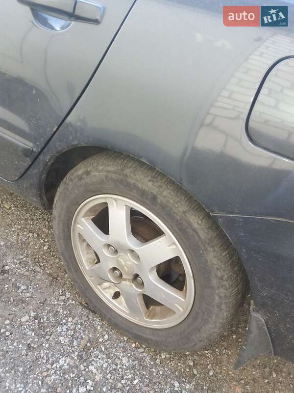 Седан Mitsubishi Lancer 2004 в Києві