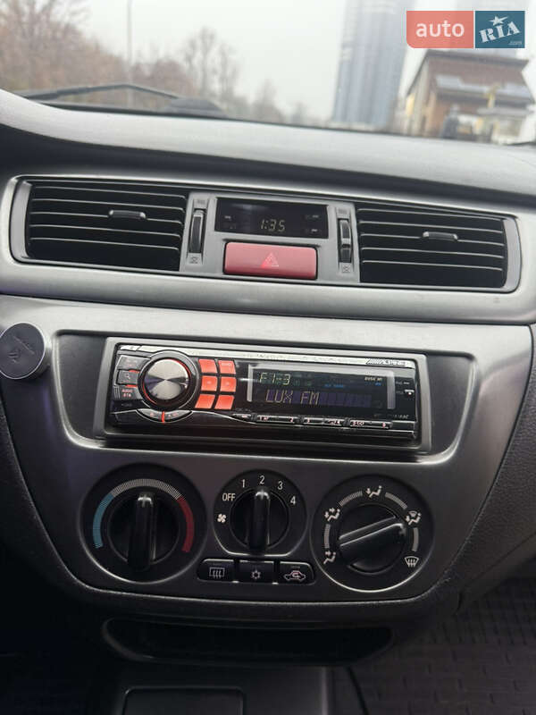 Седан Mitsubishi Lancer 2007 в Киеве