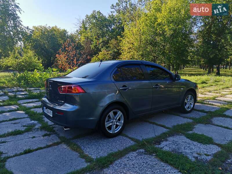 Седан Mitsubishi Lancer 2009 в Харькове