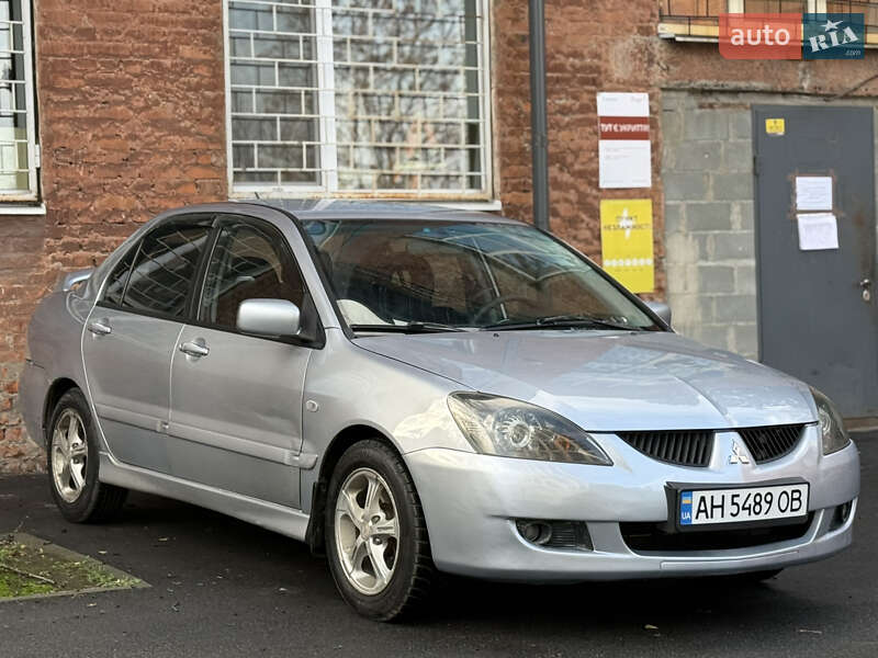 Седан Mitsubishi Lancer 2004 в Дніпрі фото 2 Седан Mitsubishi Lancer 2004 в Дніпрі