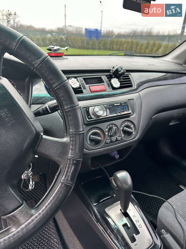 Седан Mitsubishi Lancer 2005 в Виннице