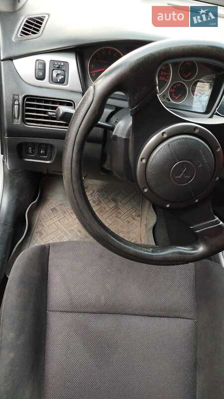 Седан Mitsubishi Lancer 2006 в Кам'янському фото 5 Седан Mitsubishi Lancer 2006 в Кам'янському