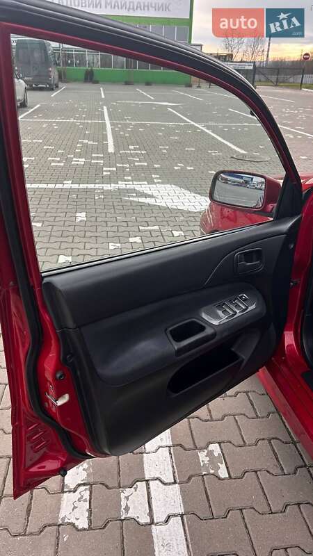 Седан Mitsubishi Lancer 2007 в Черновцах