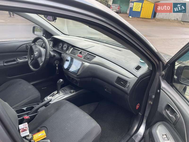 Седан Mitsubishi Lancer 2006 в Одесі