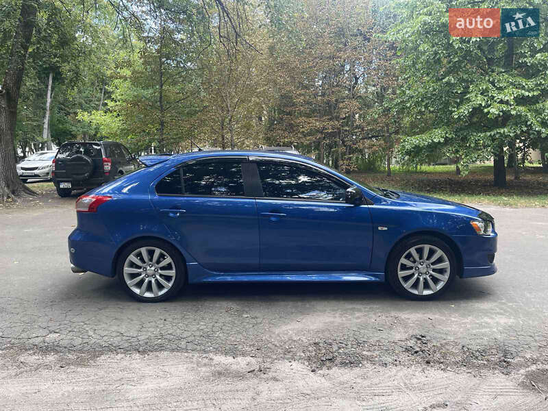 Хэтчбек Mitsubishi Lancer 2009 в Чернигове