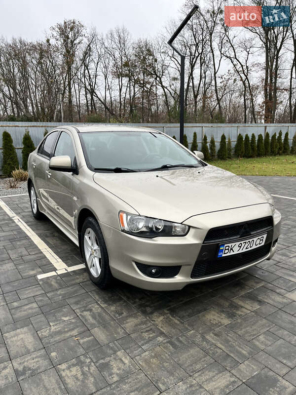 Седан Mitsubishi Lancer 2008 в Луцке