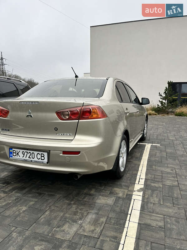 Седан Mitsubishi Lancer 2008 в Луцке