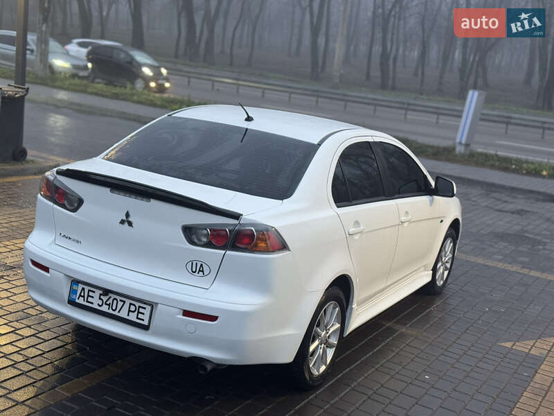 Седан Mitsubishi Lancer 2015 в Дніпрі