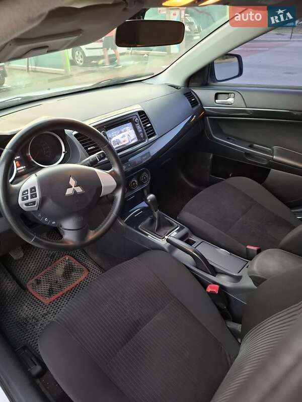 Седан Mitsubishi Lancer 2013 в Кривому Розі