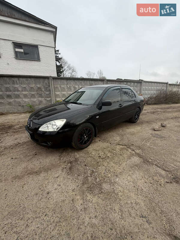 Седан Mitsubishi Lancer 2004 в Києві