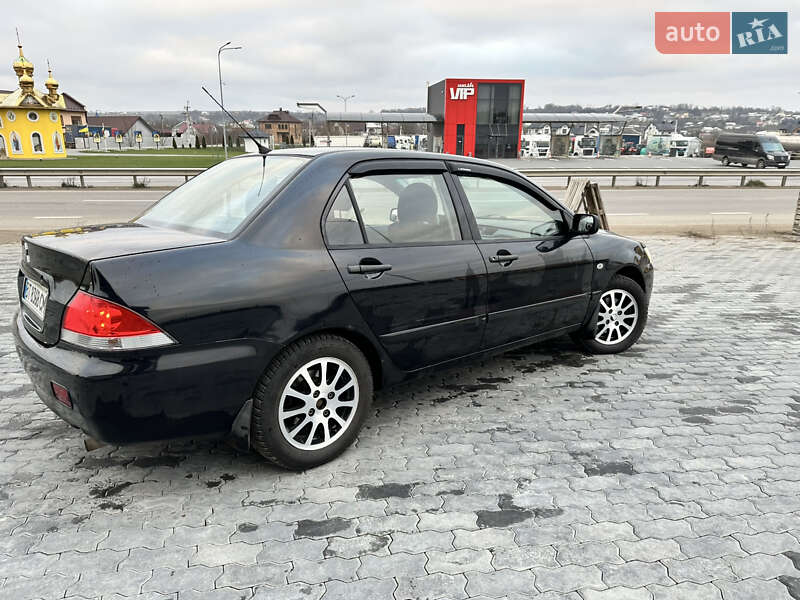 Седан Mitsubishi Lancer 2005 в Черновцах фото 5 Седан Mitsubishi Lancer 2005 в Черновцах