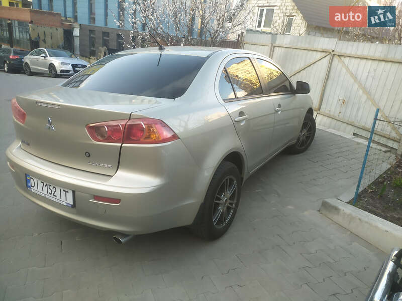 Седан Mitsubishi Lancer 2009 в Києві