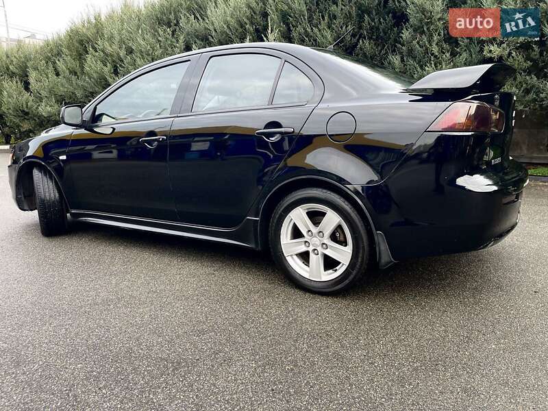 Седан Mitsubishi Lancer 2008 в Киеве