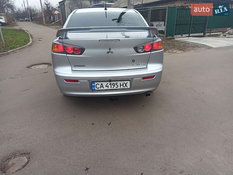 Седан Mitsubishi Lancer 2011 в Черкасах
