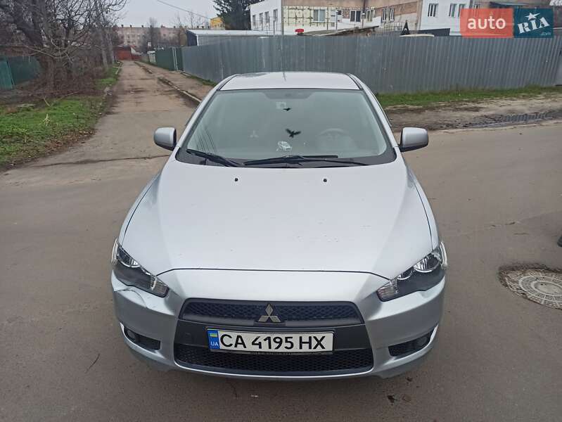 Седан Mitsubishi Lancer 2011 в Черкасах