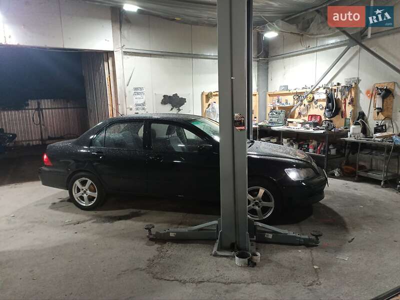 Седан Mitsubishi Lancer 2002 в Одессе