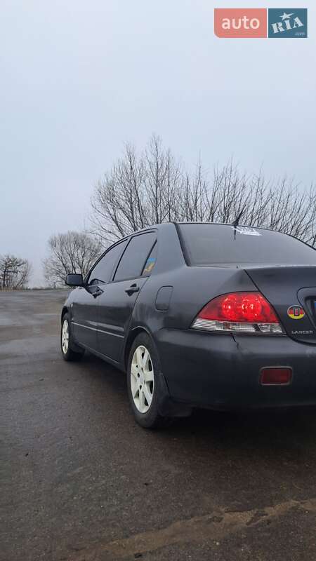 Седан Mitsubishi Lancer 2004 в Чернігові