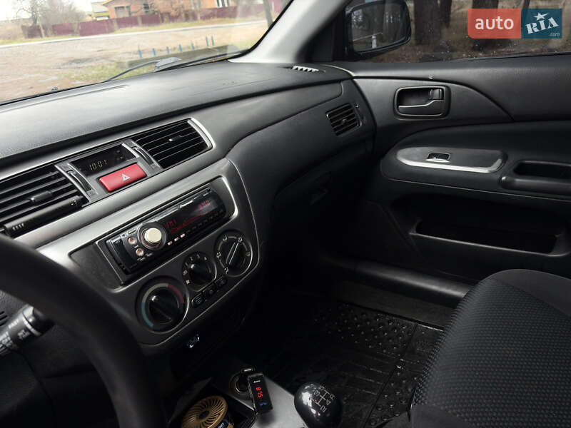 Седан Mitsubishi Lancer 2006 в Макарові