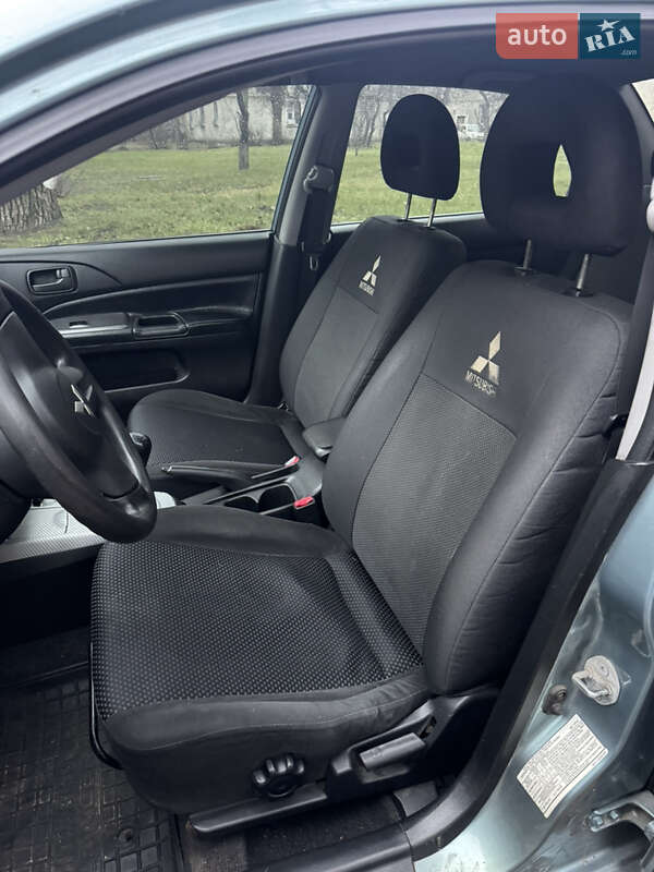 Седан Mitsubishi Lancer 2006 в Киеве