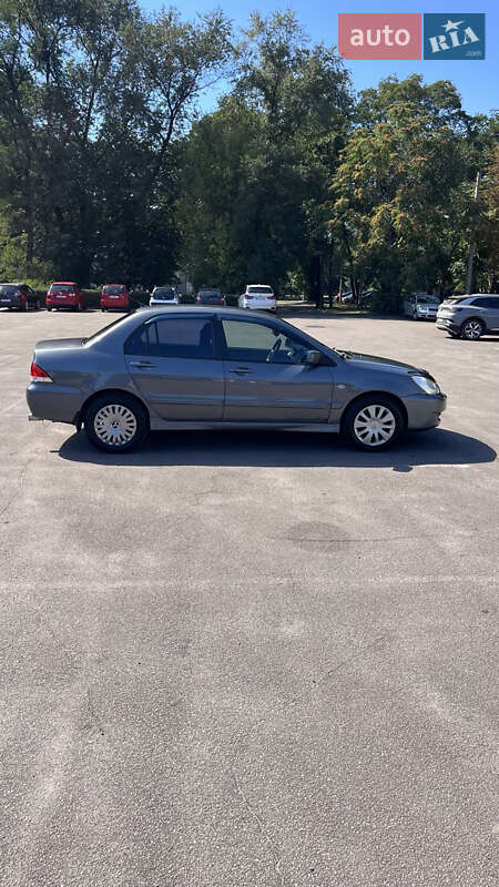 Седан Mitsubishi Lancer 2006 в Кам'янському