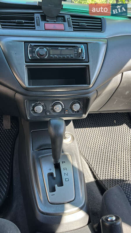 Седан Mitsubishi Lancer 2006 в Кам'янському
