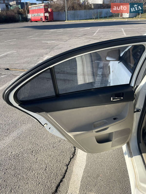 Седан Mitsubishi Lancer 2008 в Ужгороді