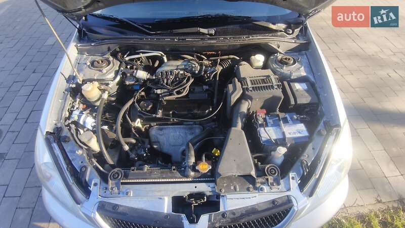 Седан Mitsubishi Lancer 2006 в Ужгороде
