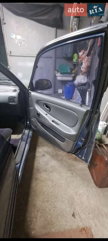 Седан Mitsubishi Lancer 1995 в Одесі