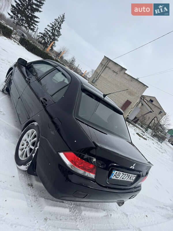 Седан Mitsubishi Lancer 2006 в Гайсину