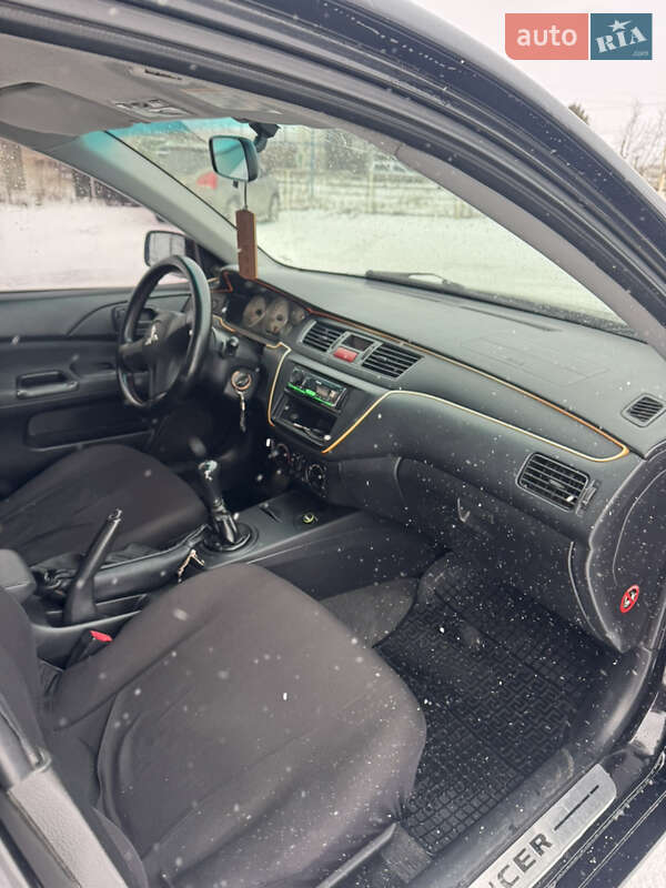 Седан Mitsubishi Lancer 2006 в Гайсину