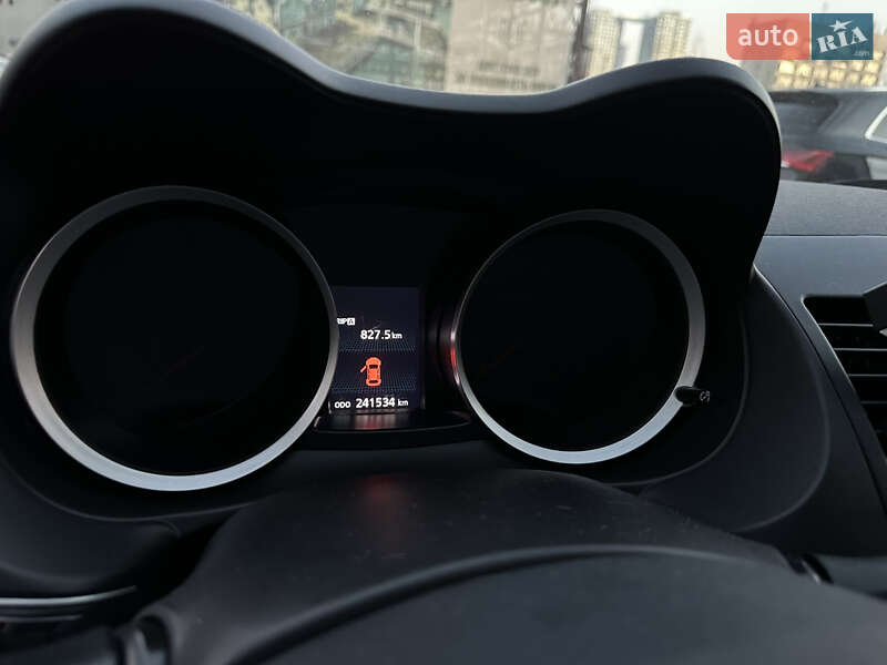 Седан Mitsubishi Lancer 2012 в Києві