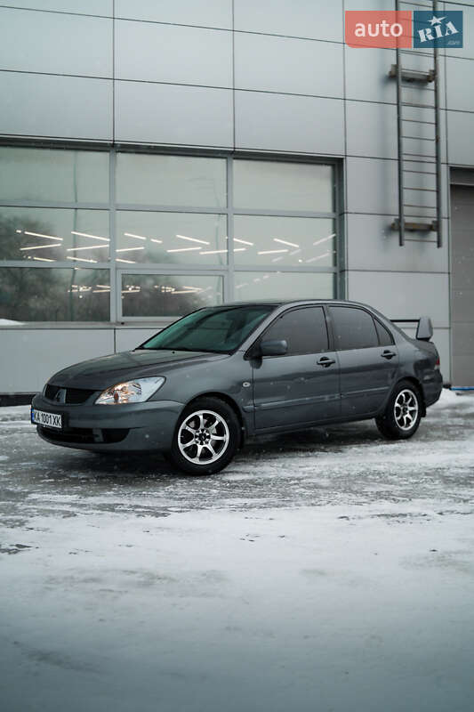 Седан Mitsubishi Lancer 2009 в Киеве