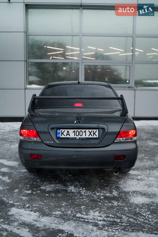 Седан Mitsubishi Lancer 2009 в Киеве
