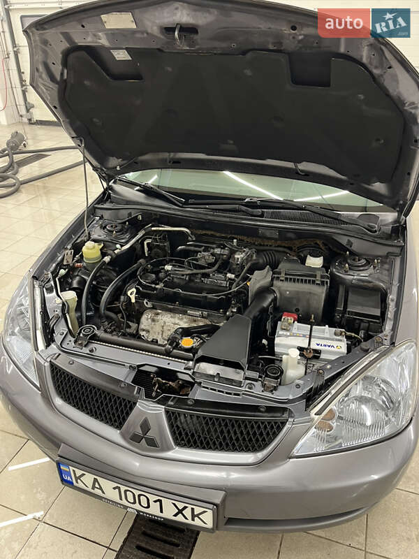 Седан Mitsubishi Lancer 2009 в Киеве