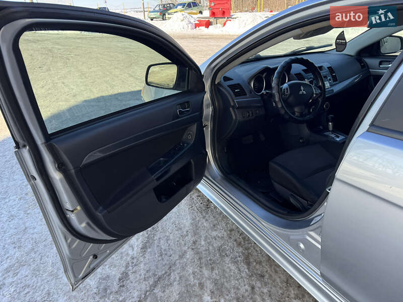 Седан Mitsubishi Lancer 2008 в Смеле