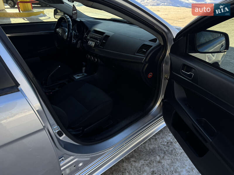 Седан Mitsubishi Lancer 2008 в Смеле