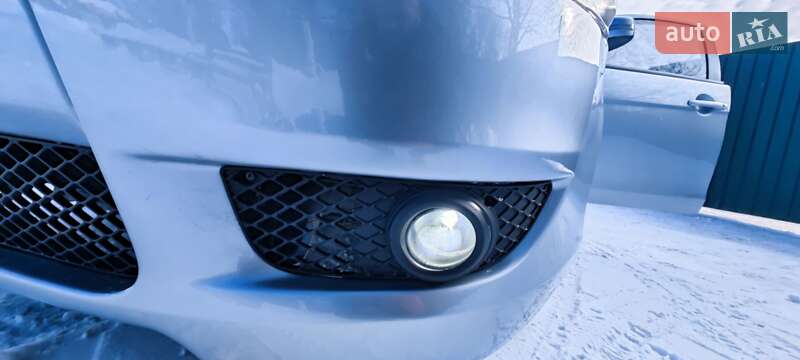 Седан Mitsubishi Lancer 2014 в Чернигове