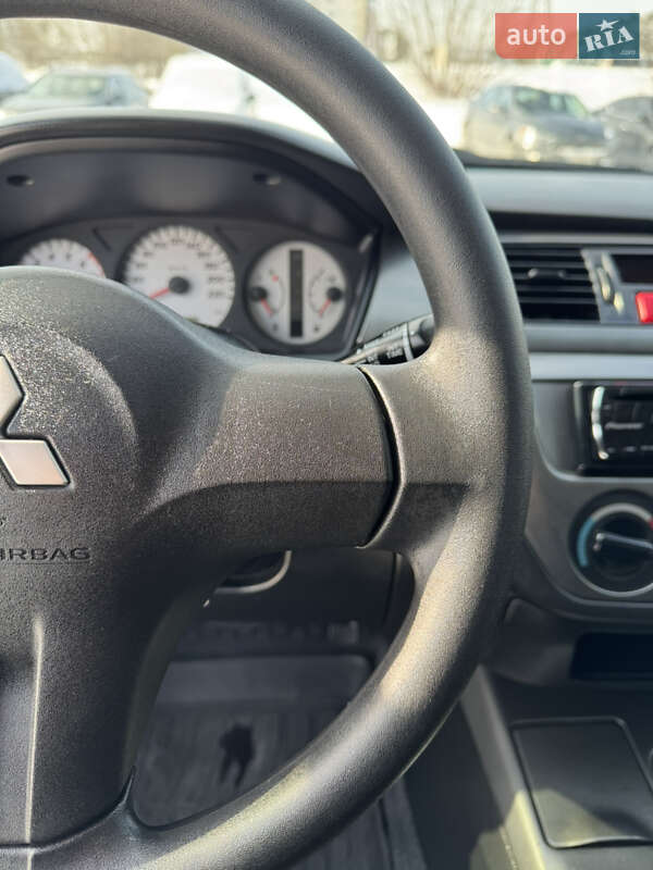 Седан Mitsubishi Lancer 2009 в Киеве фото 28 Седан Mitsubishi Lancer 2009 в Киеве