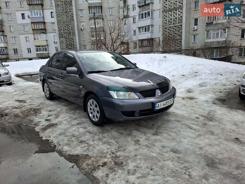 Седан Mitsubishi Lancer 2009 в Киеве