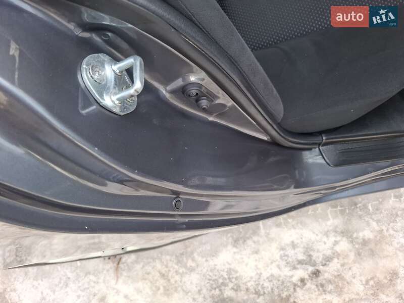 Седан Mitsubishi Lancer 2009 в Киеве