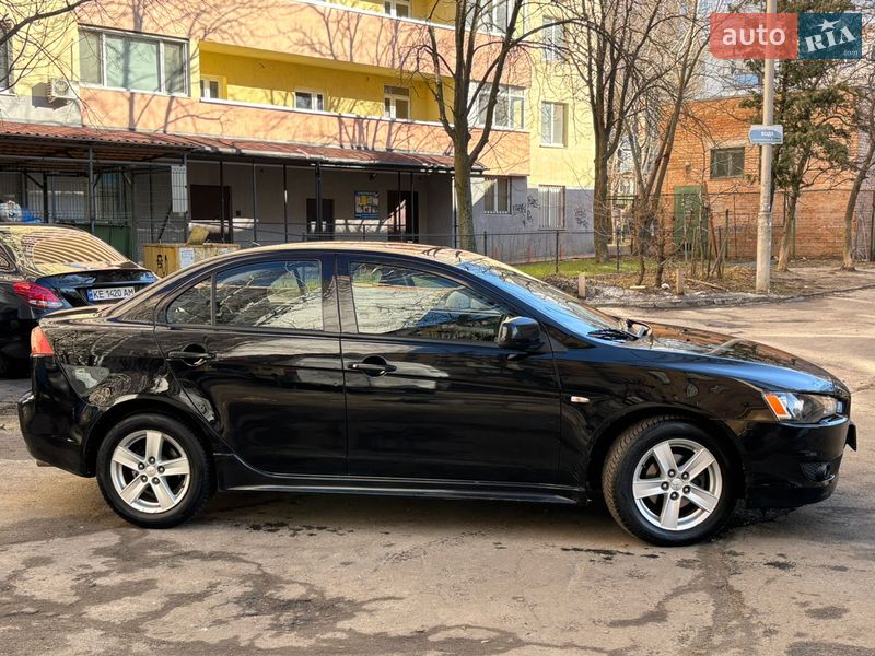 Седан Mitsubishi Lancer 2007 в Киеве