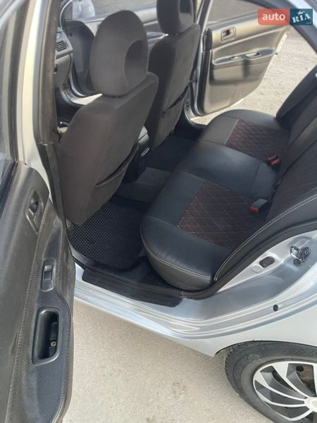 Седан Mitsubishi Lancer 2003 в Харькове фото 11 Седан Mitsubishi Lancer 2003 в Харькове